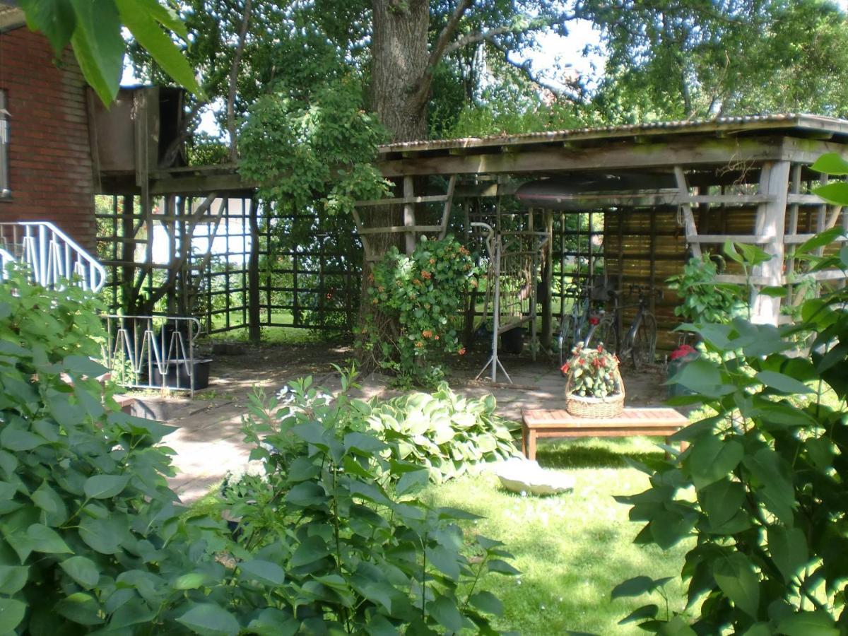 Trollhaettans Bed And Breakfast Extérieur photo