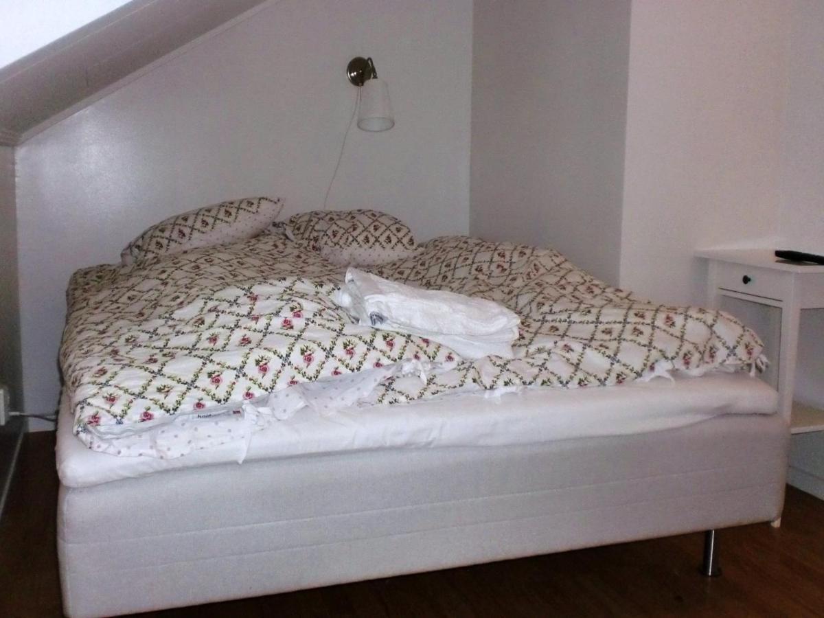 Trollhaettans Bed And Breakfast Chambre photo